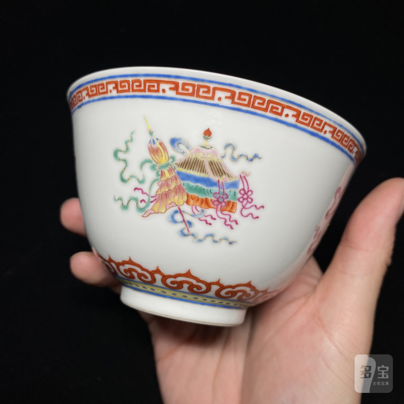 清乾隆 粉彩八宝纹茶碗 - 图11